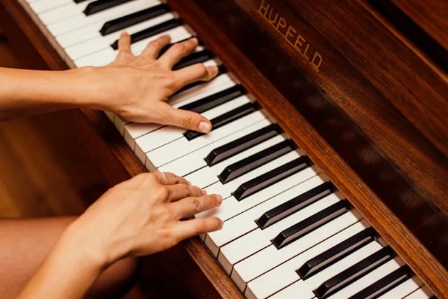 Airport Pianos